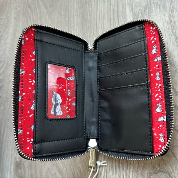🆕 Loungefly x Disney 101 Dalmatians Classic Books Zip-Around Wallet - Picture 4 of 13